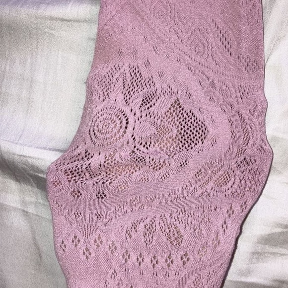 Lululemon Zen Expression Crop 21”. Colour: Vintage Mauve. Size 6 US - Picture 5 of 6